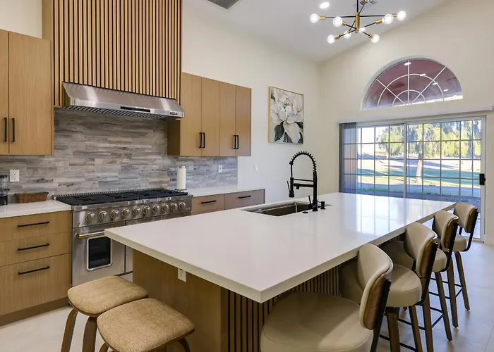 Patio W/ Fairway View! Pet-friendly Mohave Holiday home *